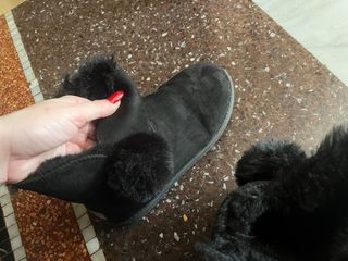 Stivaletti neri donna con pelliccia