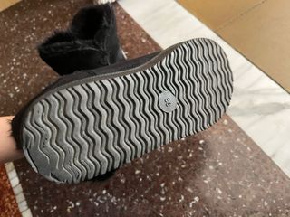 Stivaletti neri donna con pelliccia