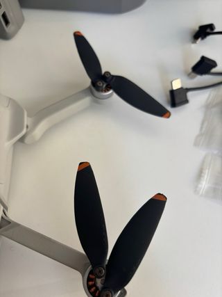 Dron DJI Mini 2 SE COMBO