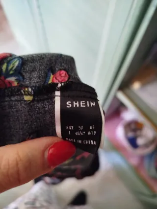 Maglietta floreale scollo Bardot