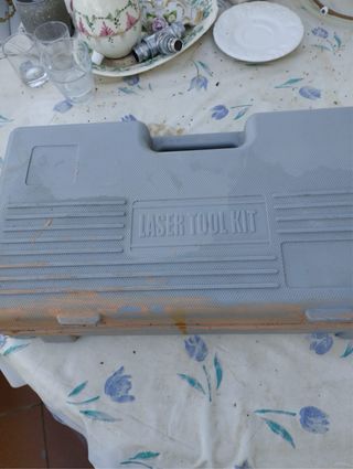 Nivel Láser con trípode y accesorios