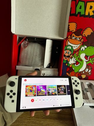 Nintendo Switch OLED CÓMO NUEVA AÚN CON PLÁSTICOS
