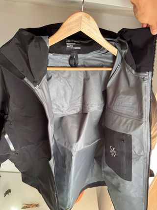 Chaqueta Arc'teryx Alpha SV Talla XL Negra