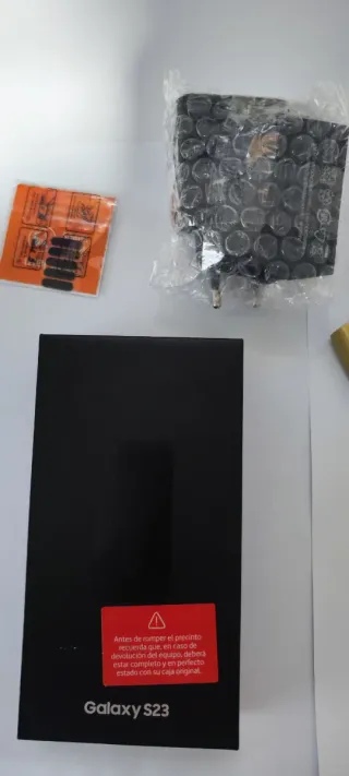 Samsung S23 - Como Nuevo con 12 protectores