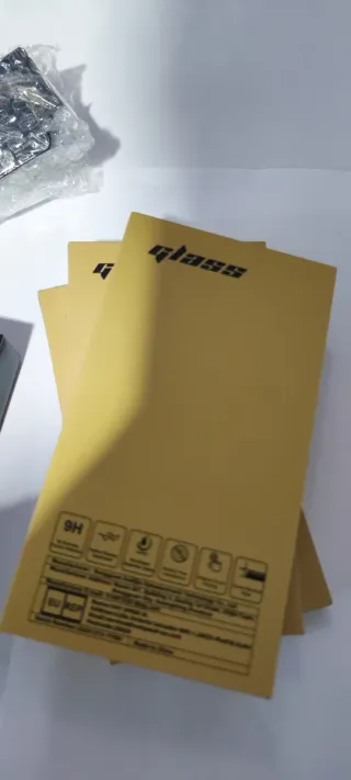 Samsung S23 - Como Nuevo con 12 protectores