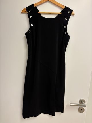 Vestido Negro Patrizia Pepe con Ojetes