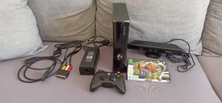 Xbox 360 Slim Console Nera + Accessori
