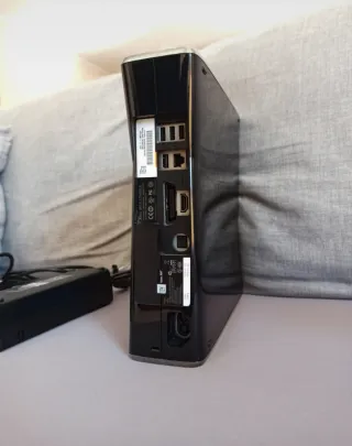 Xbox 360 Slim Console Nera + Accessori