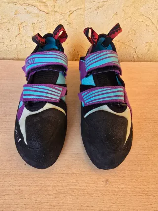 Pies de Gato Red Chili Talla 40.5