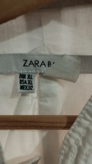 Chaqueta blanca militar