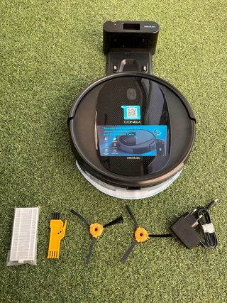 Robot Aspirador Cecotec Conga con accesorios
