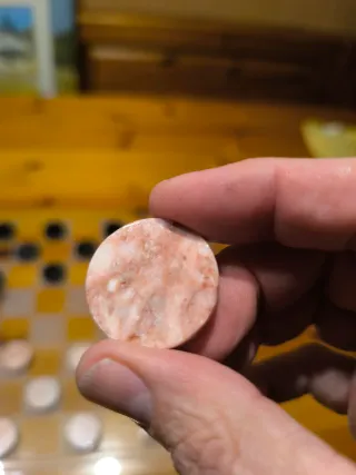 Scacchiera in vetro con pedine