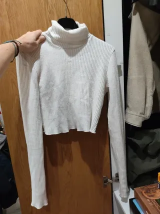 Jersey blanco cuello alto