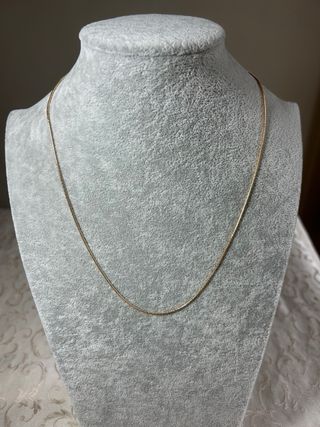 Collana dorata da donna