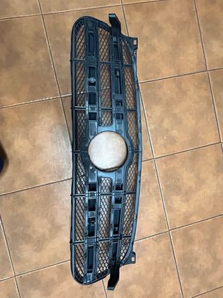 Parrilla Mercedes GLA X156