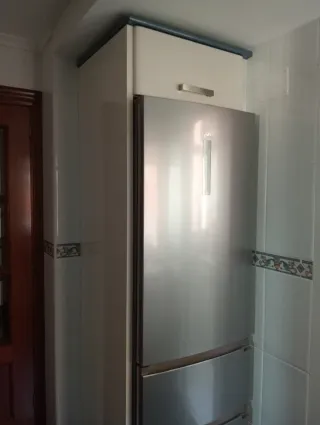 Muebles de cocina blancos y blanco