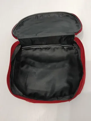 Neceser rojo con figura azul