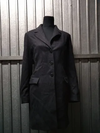 Gabardina gris oscura + regalo