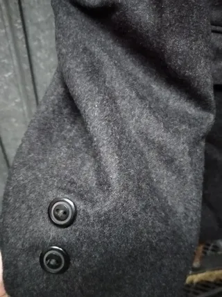 Gabardina gris oscura + regalo