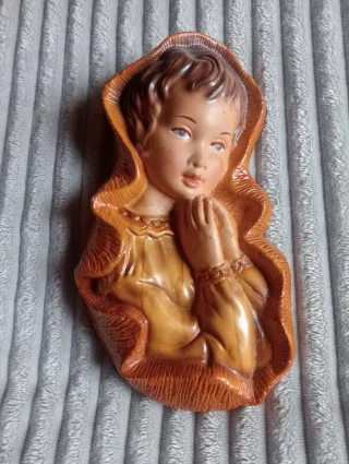 Virgen de cerámica para colgar