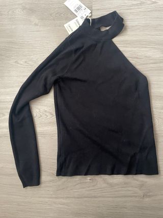 Jersey negro cuello alto cut-out Talla XS