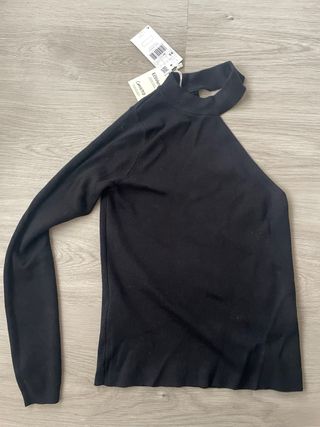 Jersey negro cuello alto cut-out Talla XS