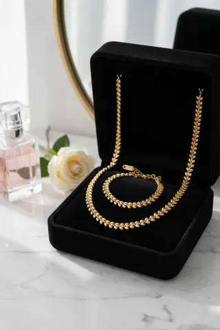 Conjunto Collar y Pulsera Acero Dorado