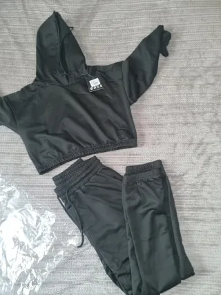 Conjunto deportivo mujer negro
