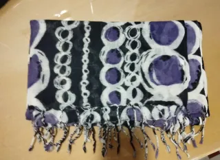 Fular  Adolfo Domínguez Morado y Negro