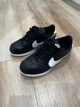 Nike Cortez de Piel Negras Talla 42