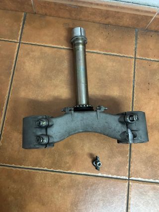 Tija inferior Ducati 1098 para reparar