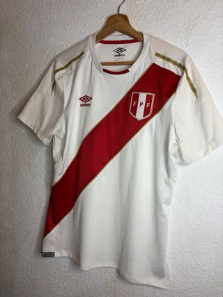 Camiseta Umbro Perú FPF Talla M
