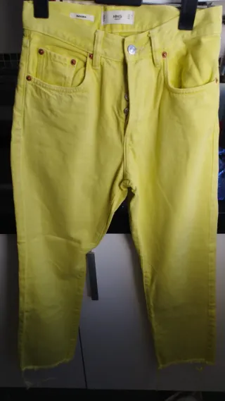 Pantalón vaquero amarillo
