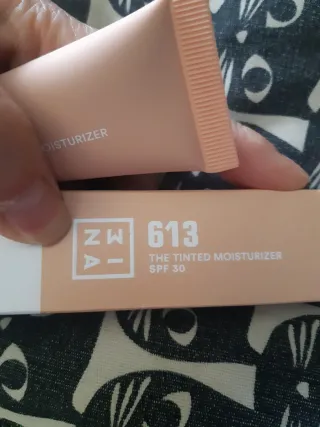 3INA 613 The Tinted Moisturizer SPF 30