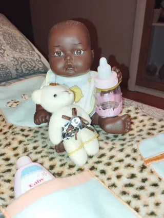 Muñeca J Berna sexada con accesorios