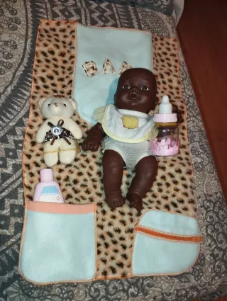 Muñeca J Berna sexada con accesorios