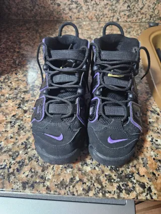 Zapatillas Nike Air More Uptempo Negras/Moradas