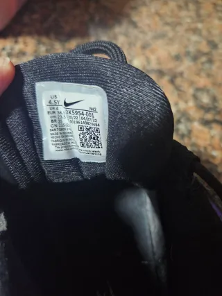 Zapatillas Nike Air More Uptempo Negras/Moradas