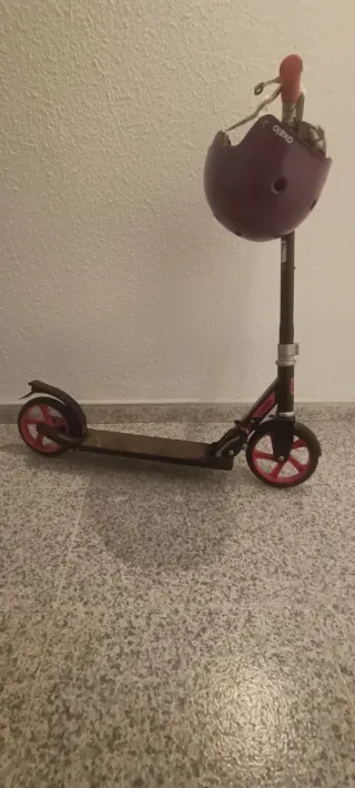 Patinete infantil negro y rosa