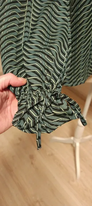 Blusa Vero Moda verde y negra nueva