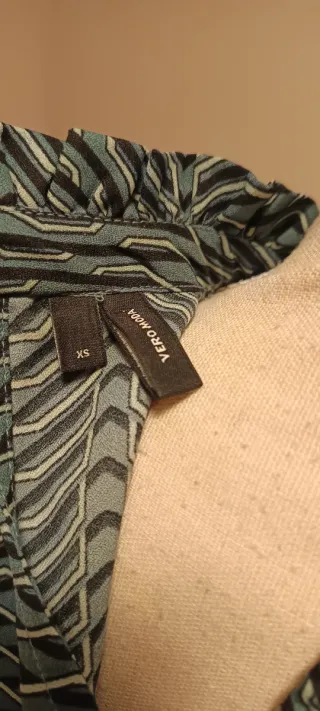Blusa Vero Moda verde y negra nueva