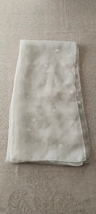 Sciarpa foulard grigio chiaro per collo da donna