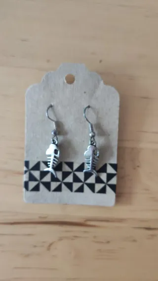 Pendientes espina de pez color plata antigua