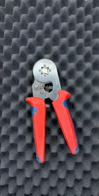 Herramienta crimpadora