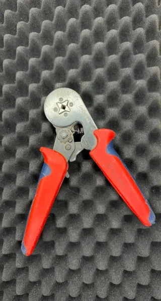 Herramienta crimpadora