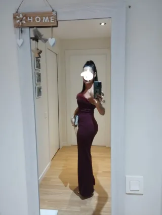 Mono burdeos con plumas Talla S