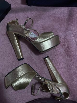 Tacones dorados Colour Cherie número 38