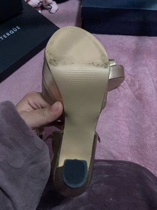 Tacones dorados Colour Cherie número 38