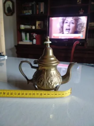 Tetera Marroquí Metal Dorado Artesanía