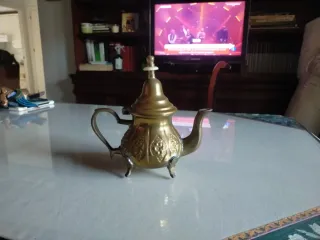 Tetera Marroquí Metal Dorado Artesanía